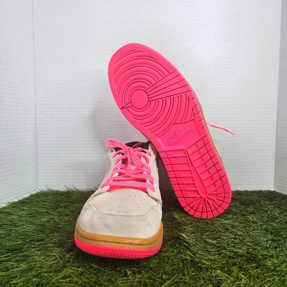 Jordan 1 Low White Gum Hyper Pink Men's | 11.0 - Picture 8 of 9